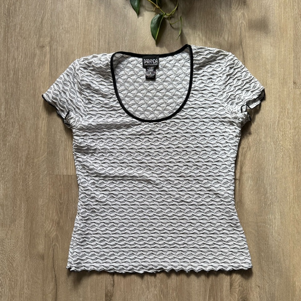 VTG 90’s Black and White Textured Stretch Top